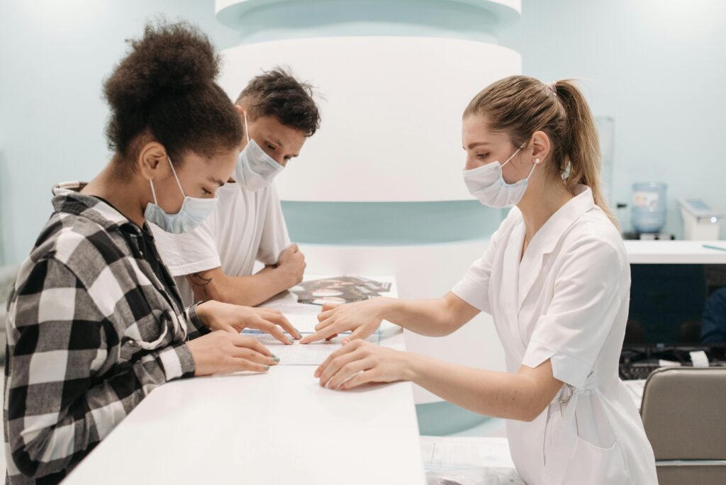 Patient discussing hospitalization date mismatch issue with hospital records department